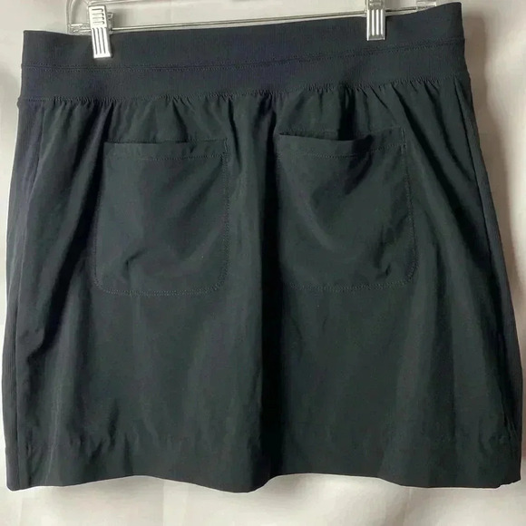ATHLETA WOSIZE 12 BLACK SKORT FRONT ZIPPERED POCKETS BACK POCKETS GOOD CONDITION - Picture 7 of 9